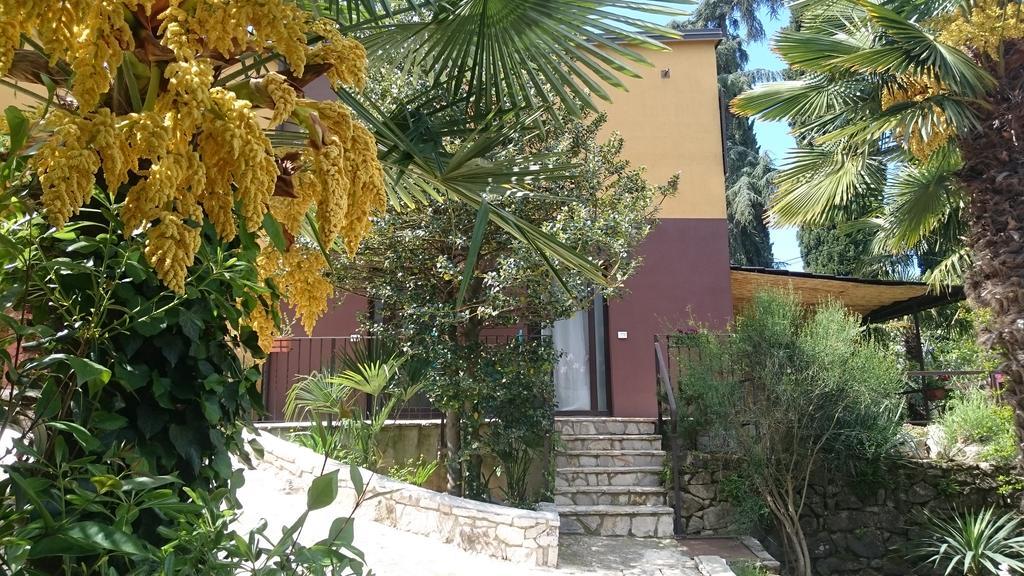 Guest House Korado روفينج المظهر الخارجي الصورة