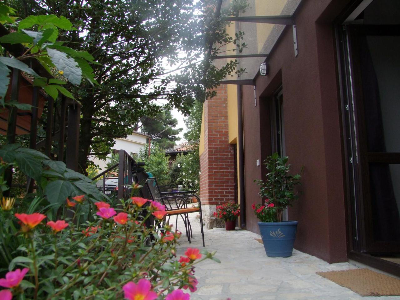 Guest House Korado روفينج المظهر الخارجي الصورة