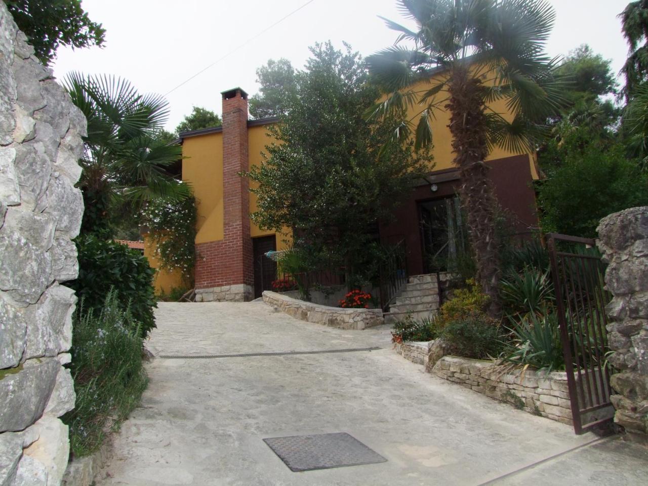 Guest House Korado روفينج المظهر الخارجي الصورة
